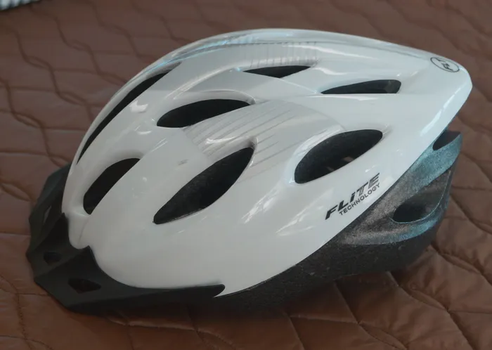 Flite MX16 Helmet - Image 4